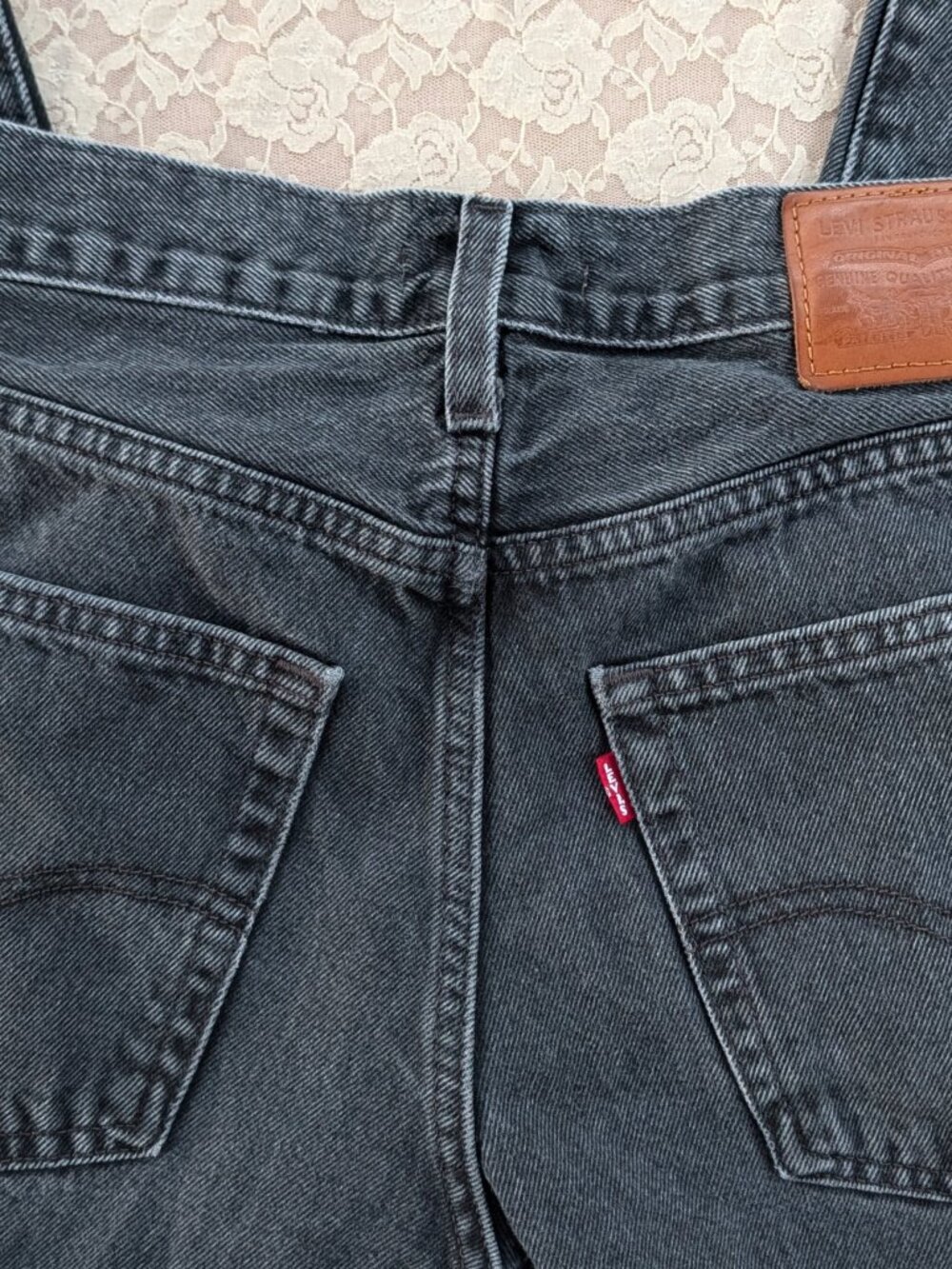Levi's women's baggy dad jeans 100 cotton faded black size 27 VGUC - Picture 8 of 14